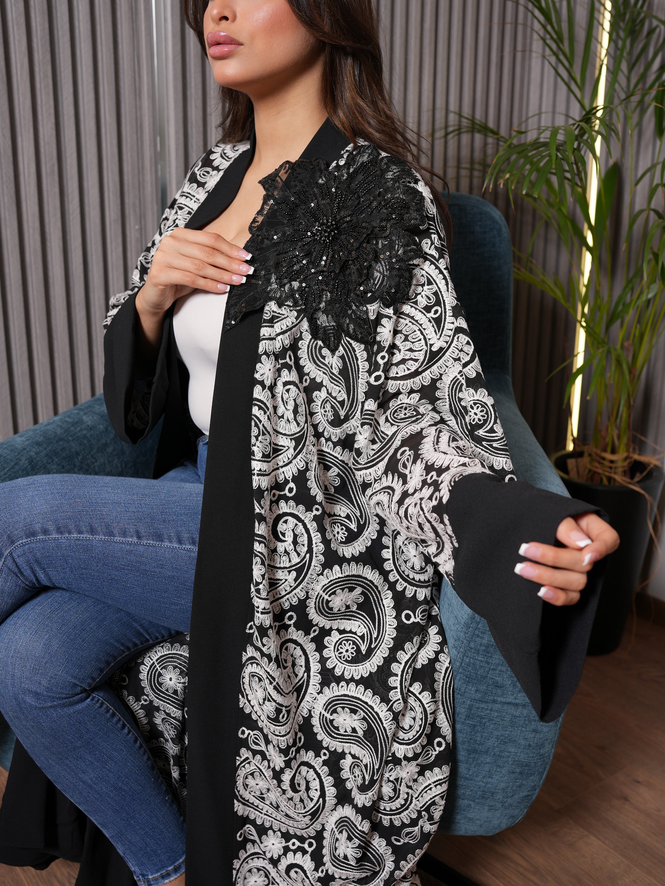 Black & White Paisley Lace Abaya